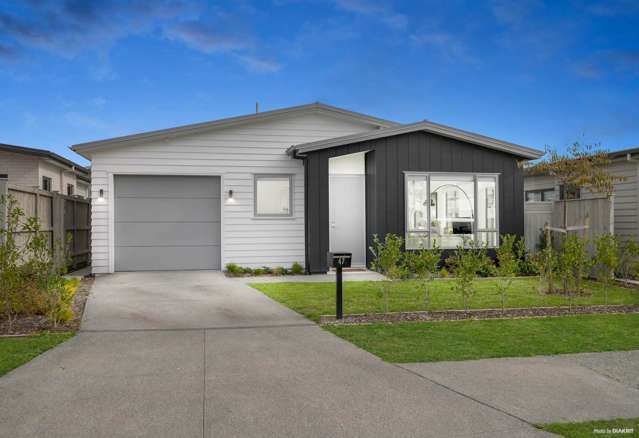 Waiata Shores Life style ...