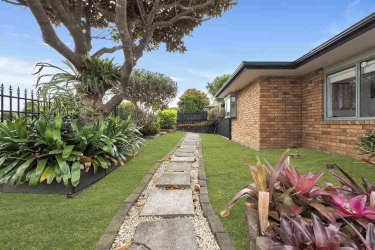 2 Eastland Road Flat Bush_19