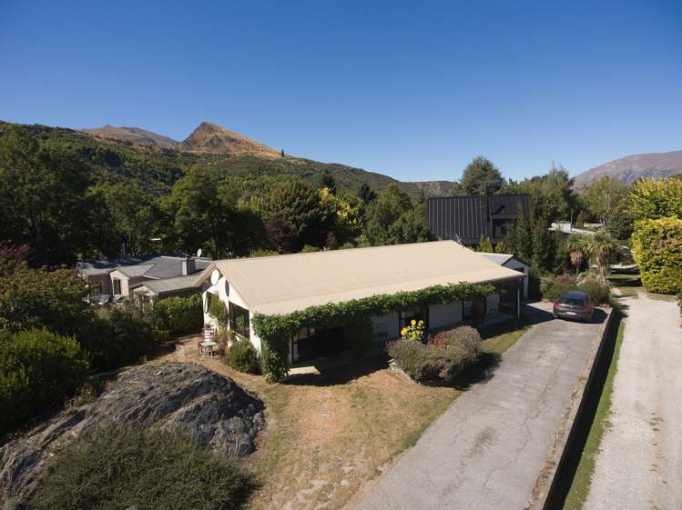 11 Inverness Crescent Arrowtown_1