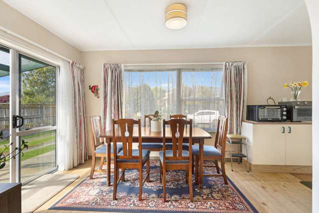 38 Tennyson Crescent Stoke_2