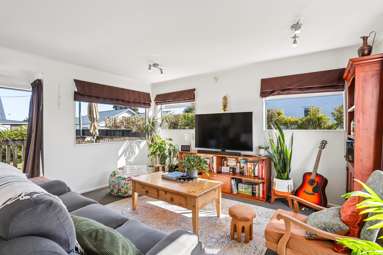 686 Te Atatu Road_3
