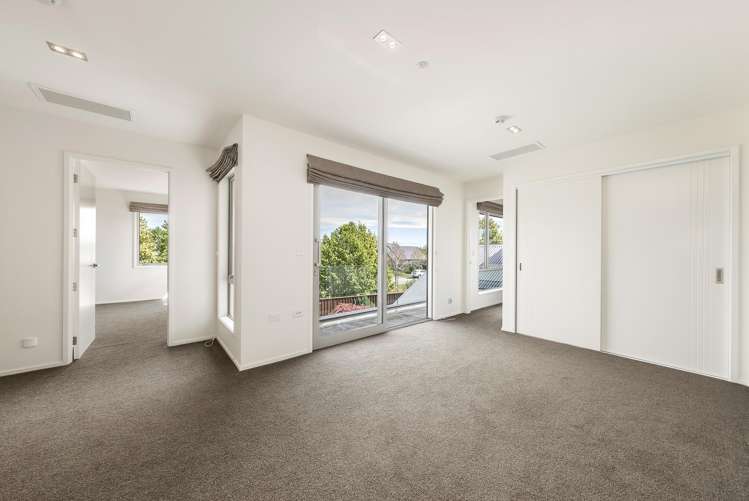 8 Waitikiri Square Parklands_9