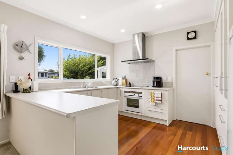 49 Shepherd Road Waipahihi_12