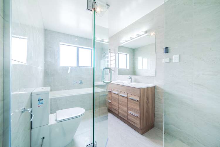 84 Donegal Park Drive Flat Bush_12