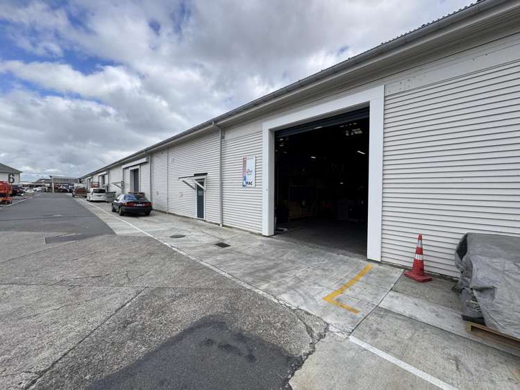 3/115 Gracefield Road Gracefield_0