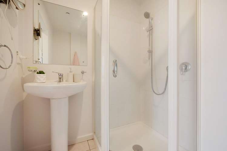 304/107 Thorndon Quay Pipitea_14