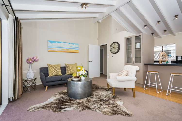 324b East Coast Road Sunnynook_4