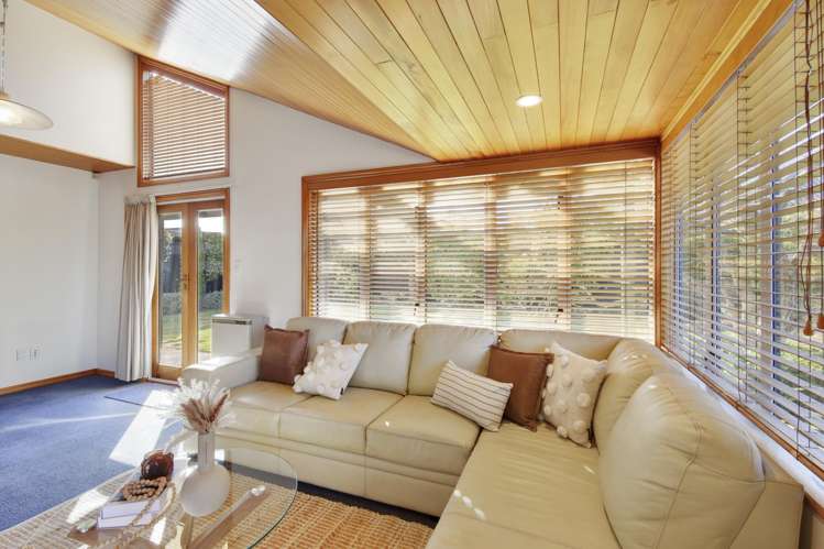 49b Regency Crescent Redwood_12