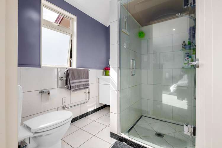 76 Saint James Drive Huntington_13