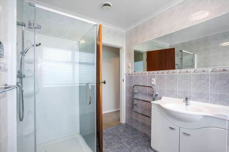 129 Kahu Road Paremata_24