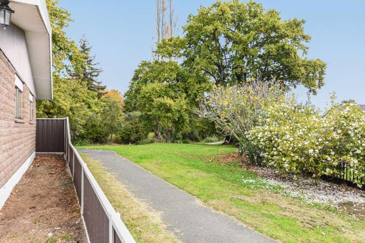 27 Browning Crescent Stoke_22