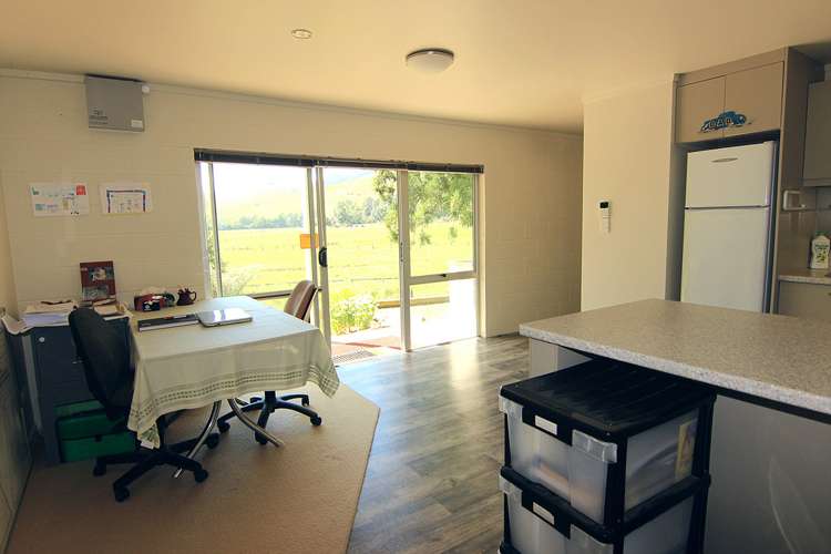 1 Logan Road Paeroa_13