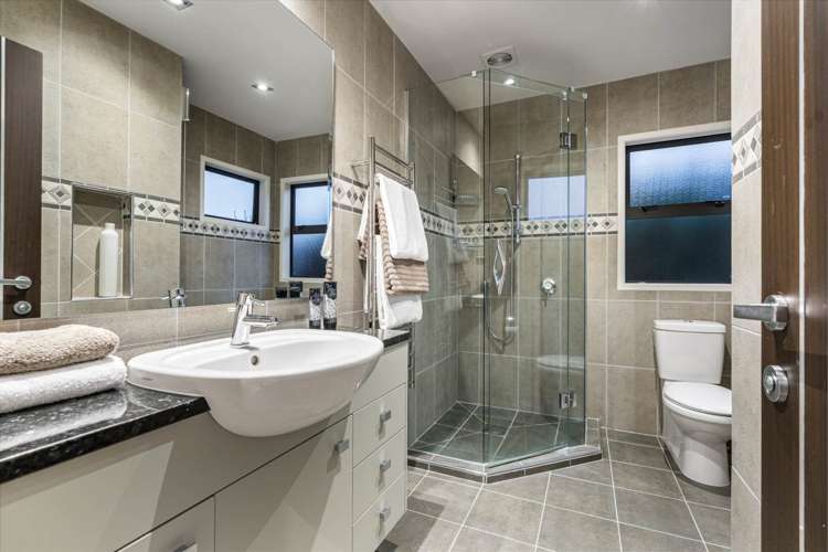 125a East Coast Road Castor Bay_17