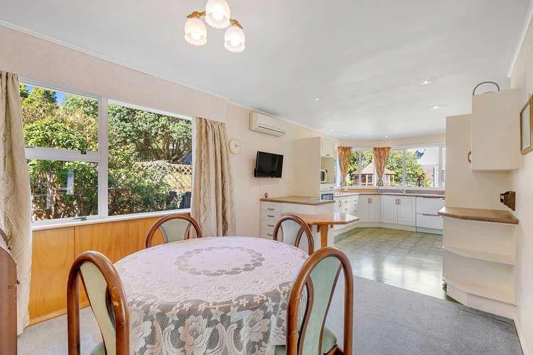 25 Larsen Crescent Tawa_8