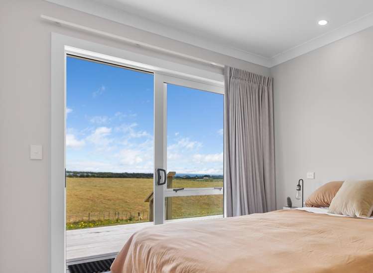 11 Leith Road Okato_10