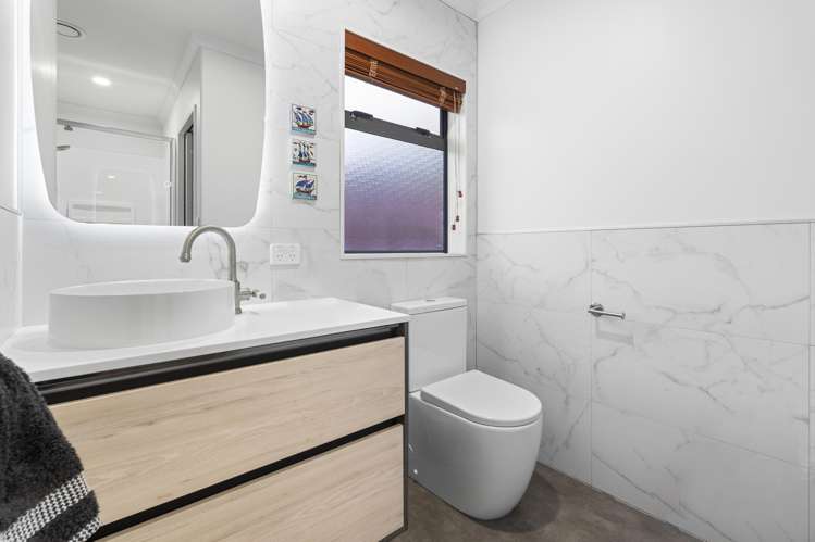 44 Chesterfield Way Orewa_18