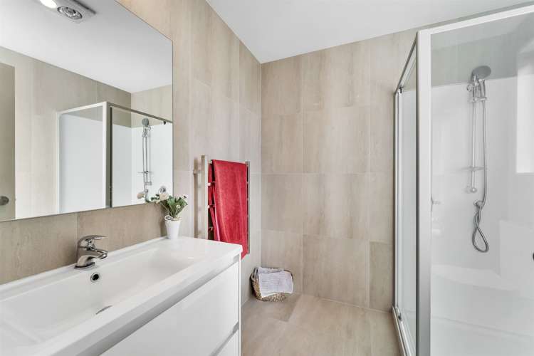 16 Seafarer Crescent Stanmore Bay_23