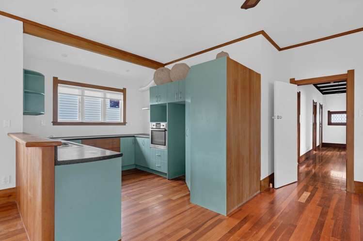 65 Beach Road Pahurehure_12