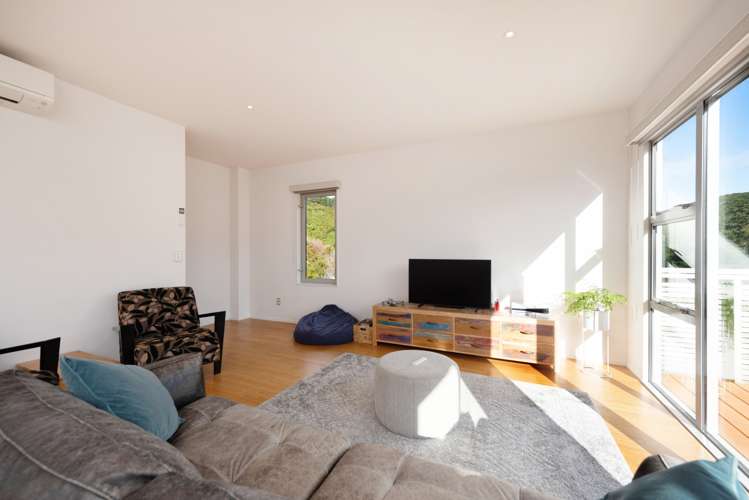 1 Saddleback Grove Karori_7