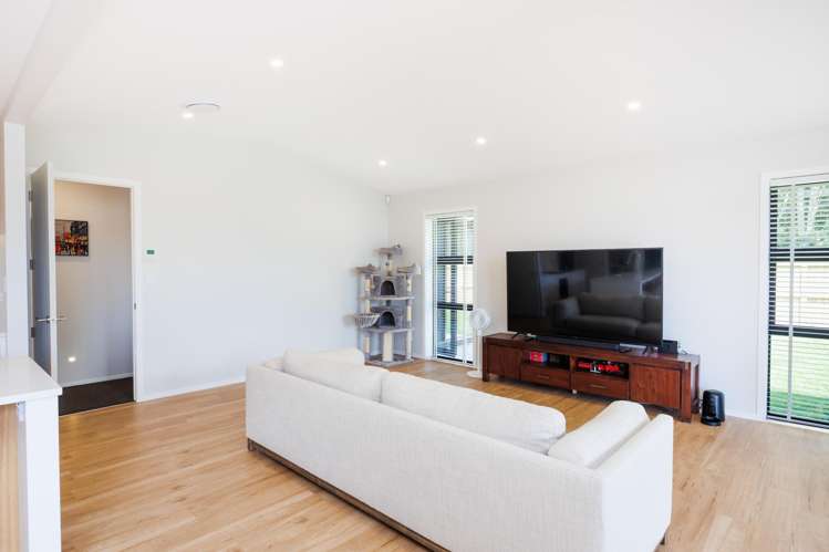 27 Coutts Way Fitzherbert_12