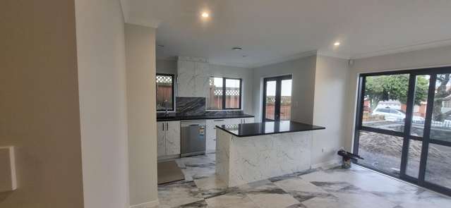 a/16 Lobelia Rise Goodwood Heights_1