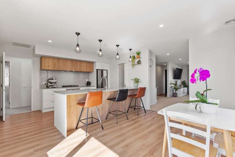 3 Woodford Avenue_5