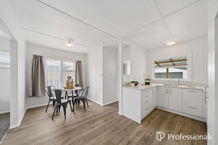 8 Roberts Street Wainuiomata_2