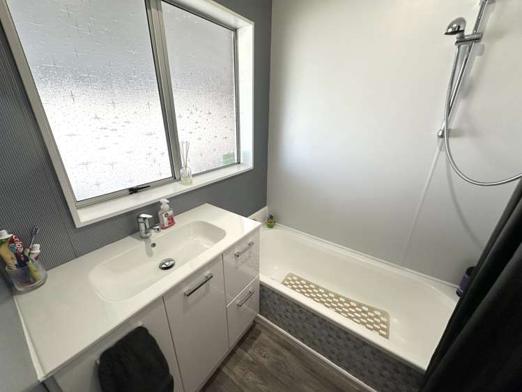 2/512 Yarrow Street Glengarry_17