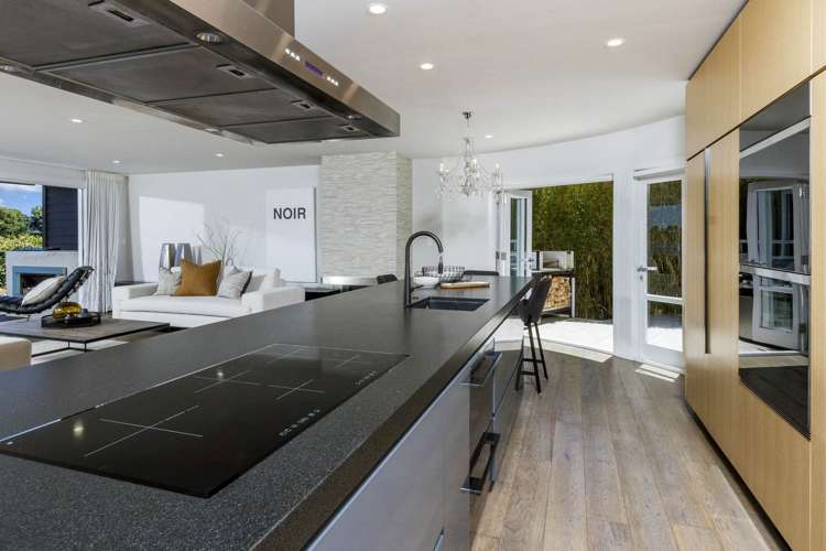 6 Eric Price Avenue Takapuna_11