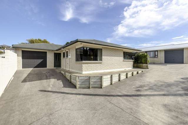 Spacious, Sunny and Convenient
