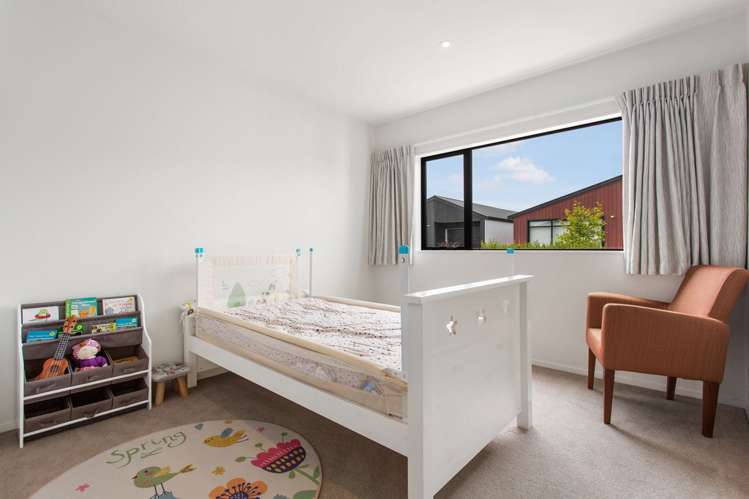 11 Parachute Crescent Papakura_10