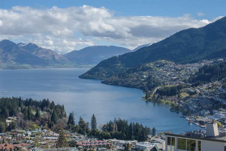 13 Vancouver Drive Queenstown_24