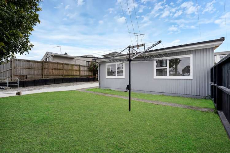1/116 Beaumonts Way Manurewa_2