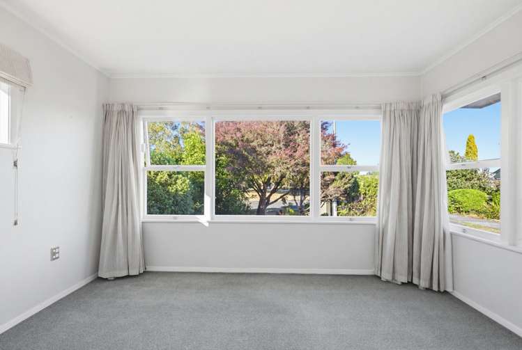 15 Keats Crescent Stoke_12