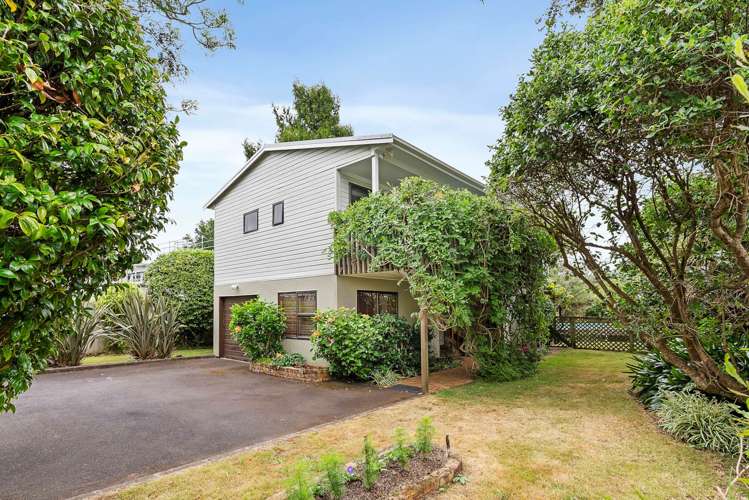 105 The Drive Epsom_12