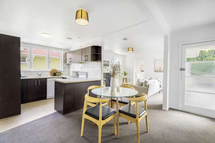 100 Cobham Crescent Kelston_5