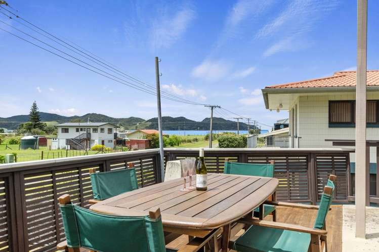 27 Taiwa Road Oakura Coast_10