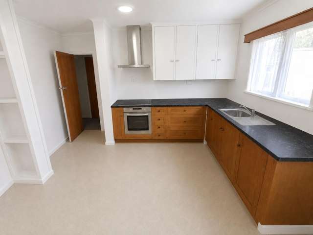 17 Sutton Crescent 10938_3