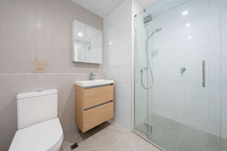 105/1 Kimiora Street Three Kings_11