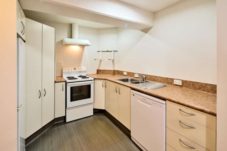 54UG1 Hill Street Thorndon_5