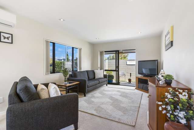 18 Royalle Mews Botany Downs_1