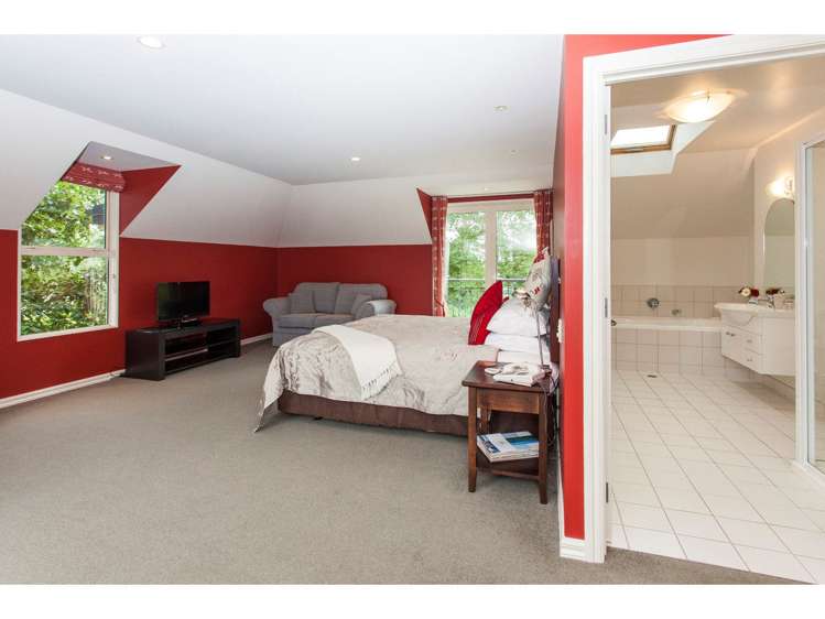 8 Clearwater Avenue Northwood_12