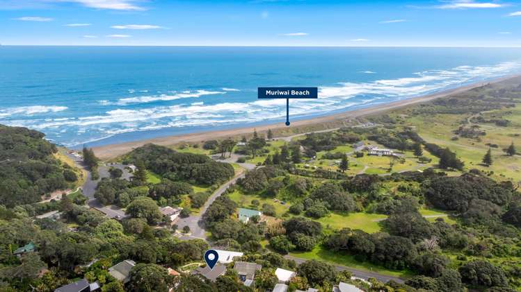 27 Domain Crescent Muriwai Beach_29