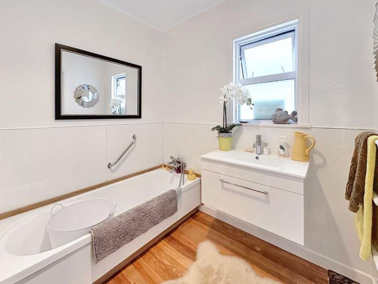 2 St Leonard Street 1228_22