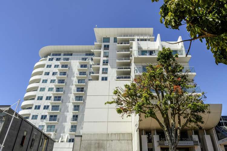 902/72 Devonport Road (Devonport Towers) Tauranga Central_17