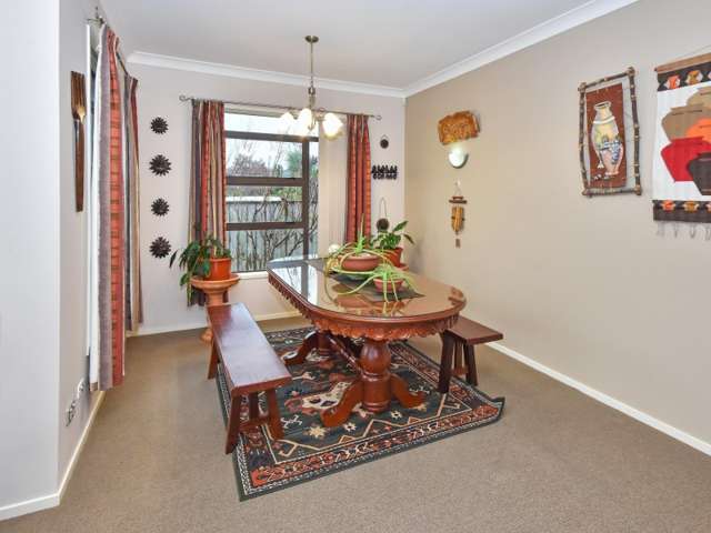 24 Salford Crescent Flat Bush_2