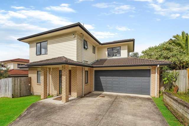 4 Bed Executive Family Home-Redoubt Rd