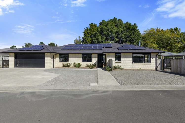 16A Sunstone Crescent Brown Owl_23
