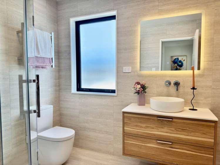 142 Ninth View Avenue Beachlands_24