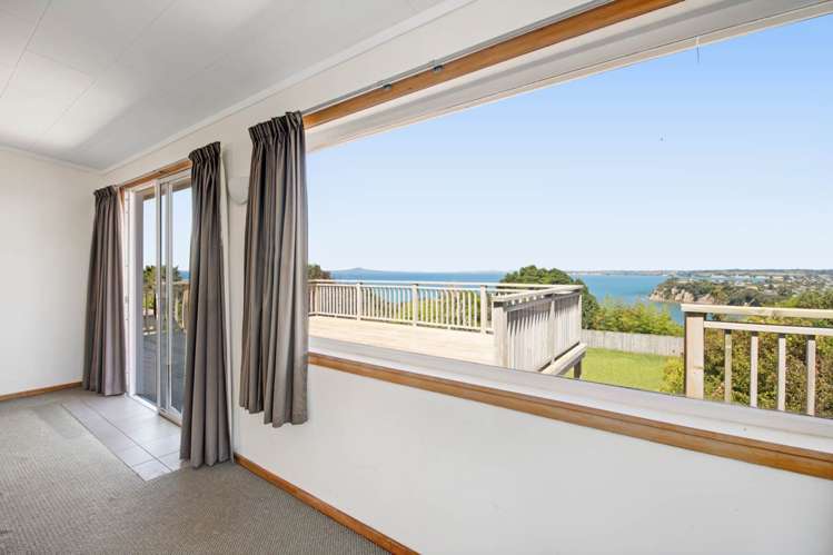 29 Roberts Road Matakatia_9